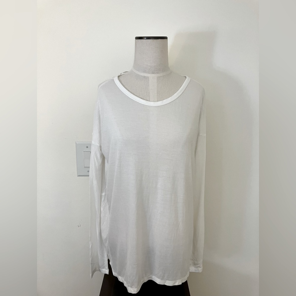 Old Navy size small lightweight and soft long sleeve tee
